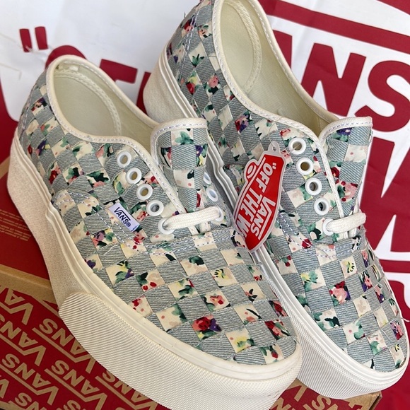 Vans Authentic Stac
(Woven) Floral/Multi
VNOA5KXXAZA
WMNS sneakers - Platforms - Picture 7 of 16